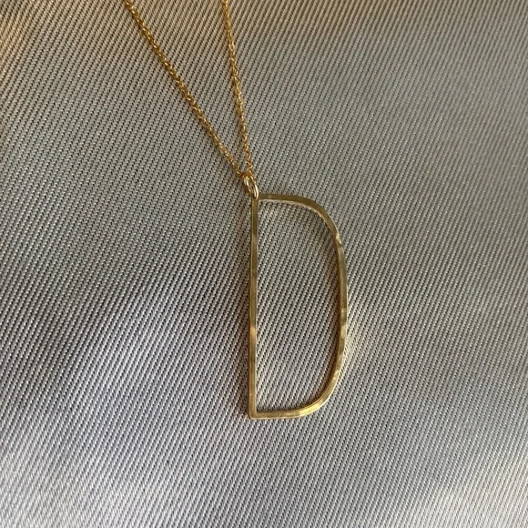 14k Gold Pleated Letter D - Picture 2 of 2